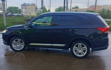 Mitsubishi Outlander III рестайлинг 3, 2016 год, 1 780 000 рублей, 6 фотография