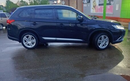 Mitsubishi Outlander III рестайлинг 3, 2016 год, 1 780 000 рублей, 5 фотография
