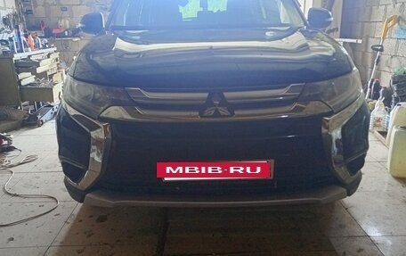 Mitsubishi Outlander III рестайлинг 3, 2016 год, 1 780 000 рублей, 8 фотография