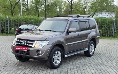 Mitsubishi Pajero IV, 2011 год, 1 800 000 рублей, 3 фотография