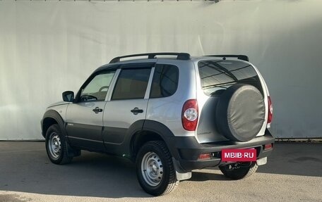 Chevrolet Niva I рестайлинг, 2018 год, 730 000 рублей, 5 фотография