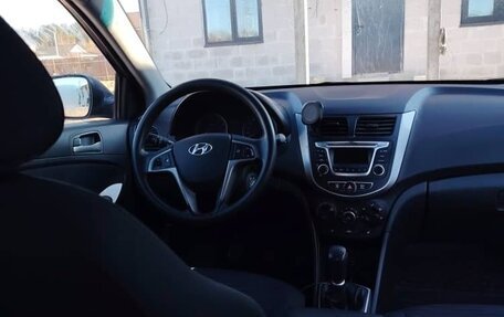 Hyundai Solaris II рестайлинг, 2015 год, 585 000 рублей, 2 фотография