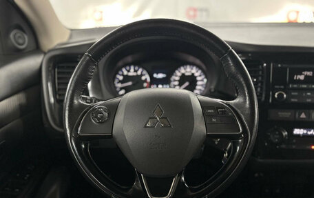 Mitsubishi Outlander III рестайлинг 3, 2018 год, 1 749 000 рублей, 11 фотография