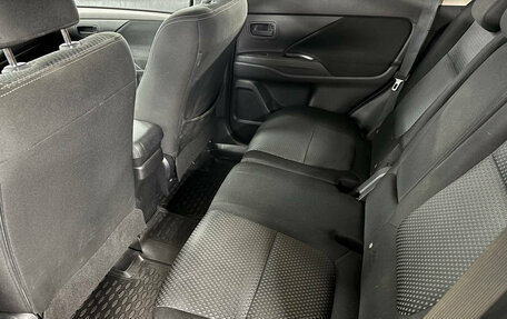Mitsubishi Outlander III рестайлинг 3, 2018 год, 1 749 000 рублей, 18 фотография