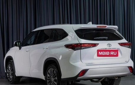 Toyota Highlander, 2024 год, 4 899 000 рублей, 3 фотография