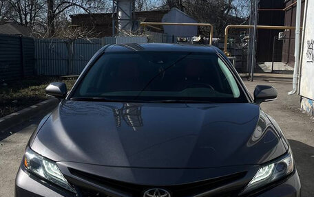 Toyota Camry, 2018 год, 2 440 000 рублей, 1 фотография