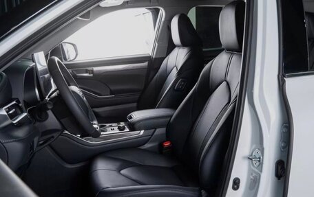 Toyota Highlander, 2024 год, 4 899 000 рублей, 9 фотография