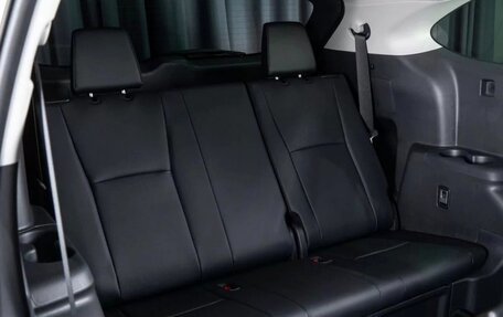 Toyota Highlander, 2024 год, 4 899 000 рублей, 13 фотография