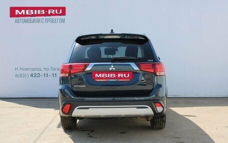 Mitsubishi Outlander III рестайлинг 3, 2021 год, 2 259 000 рублей, 6 фотография