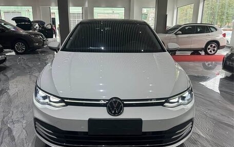 Volkswagen Golf VIII, 2023 год, 1 520 000 рублей, 2 фотография