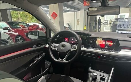 Volkswagen Golf VIII, 2023 год, 1 520 000 рублей, 10 фотография