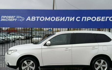 Mitsubishi Outlander III рестайлинг 3, 2013 год, 1 575 000 рублей, 3 фотография