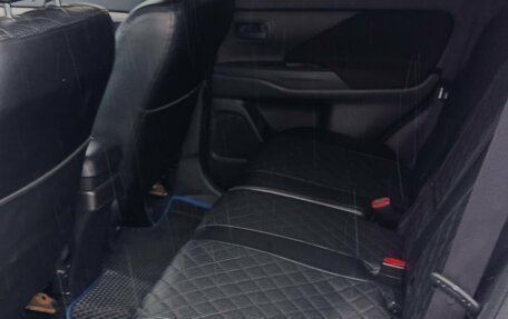 Mitsubishi Outlander III рестайлинг 3, 2013 год, 1 575 000 рублей, 6 фотография