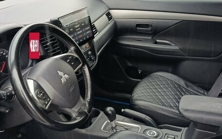 Mitsubishi Outlander III рестайлинг 3, 2013 год, 1 575 000 рублей, 5 фотография