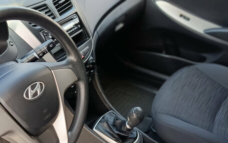 Hyundai Solaris II рестайлинг, 2014 год, 870 000 рублей, 4 фотография