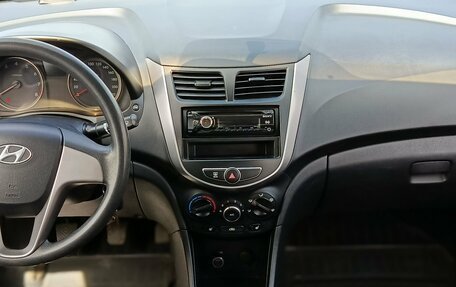 Hyundai Solaris II рестайлинг, 2014 год, 870 000 рублей, 10 фотография