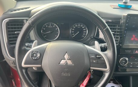 Mitsubishi Outlander III рестайлинг 3, 2014 год, 1 600 000 рублей, 7 фотография