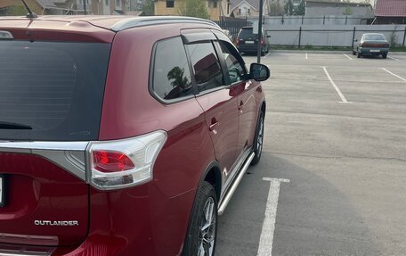 Mitsubishi Outlander III рестайлинг 3, 2014 год, 1 600 000 рублей, 11 фотография