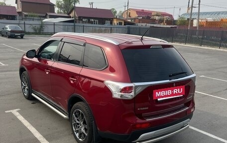 Mitsubishi Outlander III рестайлинг 3, 2014 год, 1 600 000 рублей, 13 фотография