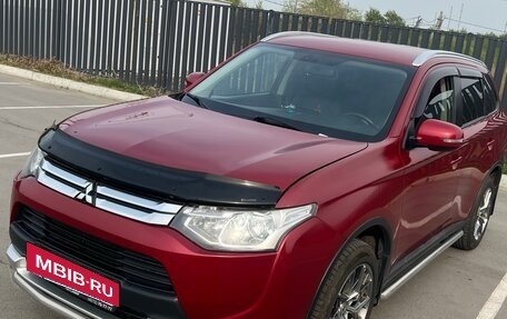 Mitsubishi Outlander III рестайлинг 3, 2014 год, 1 600 000 рублей, 15 фотография