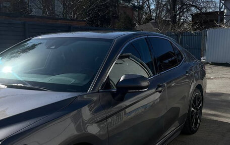 Toyota Camry, 2018 год, 2 440 000 рублей, 3 фотография