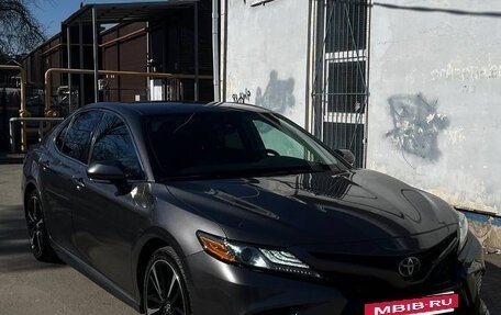 Toyota Camry, 2018 год, 2 440 000 рублей, 10 фотография