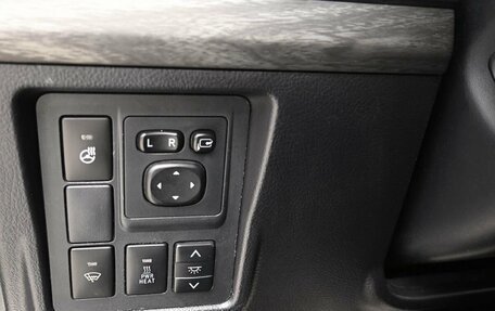 Toyota Land Cruiser Prado 150 рестайлинг 2, 2013 год, 2 979 000 рублей, 22 фотография
