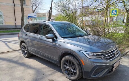 Volkswagen Tiguan II, 2021 год, 3 800 000 рублей, 1 фотография