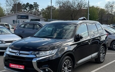 Mitsubishi Outlander III рестайлинг 3, 2015 год, 2 000 000 рублей, 1 фотография