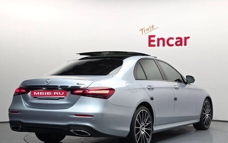 Mercedes-Benz E-Класс, 2023 год, 6 200 000 рублей, 3 фотография