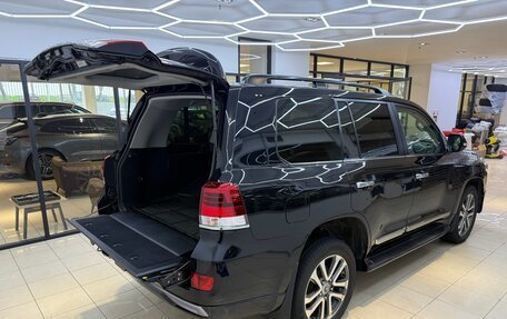 Toyota Land Cruiser 200, 2016 год, 5 190 008 рублей, 7 фотография