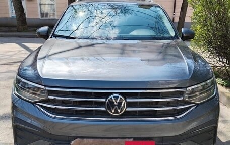 Volkswagen Tiguan II, 2021 год, 3 800 000 рублей, 4 фотография