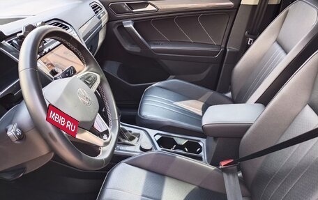Volkswagen Tiguan II, 2021 год, 3 800 000 рублей, 10 фотография