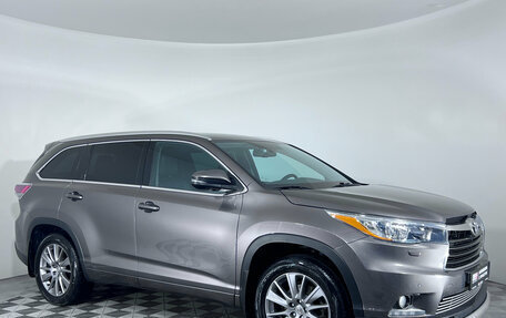 Toyota Highlander III, 2014 год, 2 599 000 рублей, 3 фотография