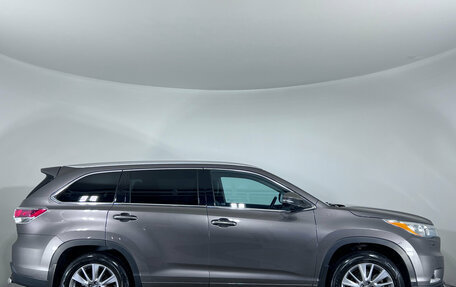 Toyota Highlander III, 2014 год, 2 599 000 рублей, 4 фотография