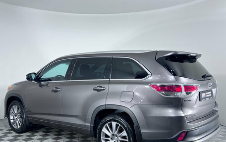 Toyota Highlander III, 2014 год, 2 599 000 рублей, 7 фотография