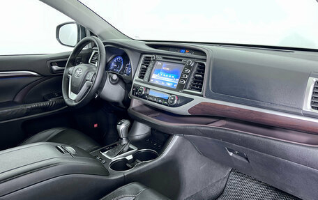 Toyota Highlander III, 2014 год, 2 599 000 рублей, 10 фотография