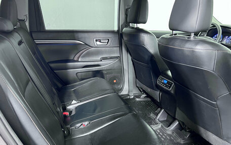 Toyota Highlander III, 2014 год, 2 599 000 рублей, 32 фотография