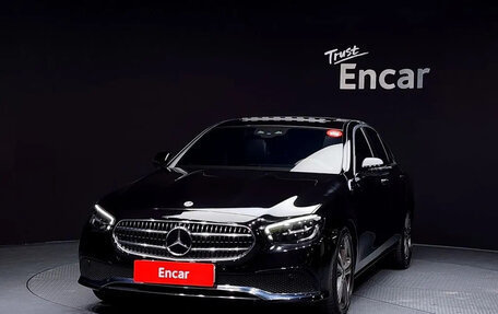 Mercedes-Benz E-Класс, 2023 год, 5 000 000 рублей, 2 фотография