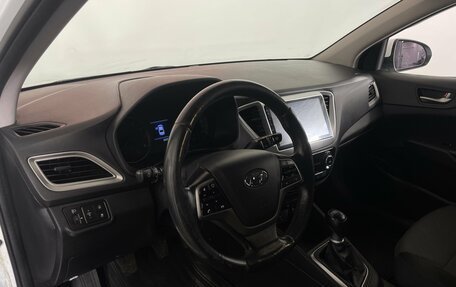 Hyundai Solaris II рестайлинг, 2019 год, 940 000 рублей, 9 фотография
