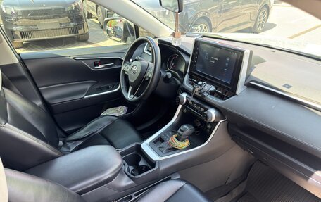 Toyota RAV4, 2019 год, 2 950 000 рублей, 9 фотография