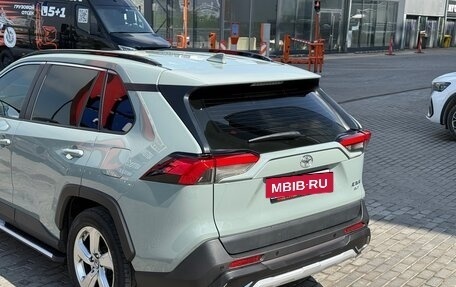 Toyota RAV4, 2019 год, 2 950 000 рублей, 6 фотография