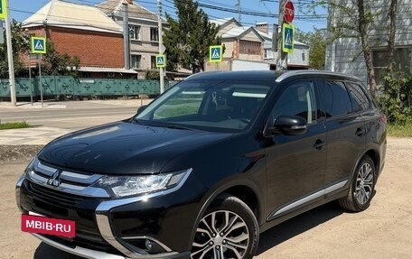 Mitsubishi Outlander III рестайлинг 3, 2015 год, 2 000 000 рублей, 2 фотография