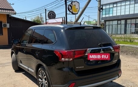 Mitsubishi Outlander III рестайлинг 3, 2015 год, 2 000 000 рублей, 4 фотография