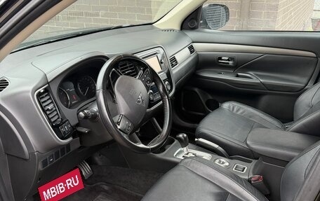 Mitsubishi Outlander III рестайлинг 3, 2015 год, 2 000 000 рублей, 11 фотография