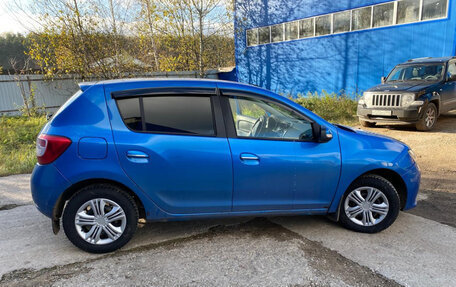 Renault Sandero II рестайлинг, 2016 год, 700 000 рублей, 2 фотография