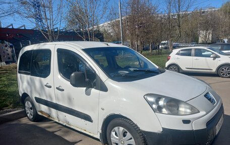 Peugeot Partner II рестайлинг 2, 2010 год, 410 000 рублей, 2 фотография