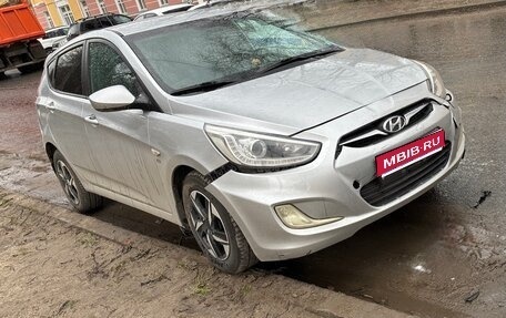 Hyundai Solaris II рестайлинг, 2013 год, 400 000 рублей, 1 фотография