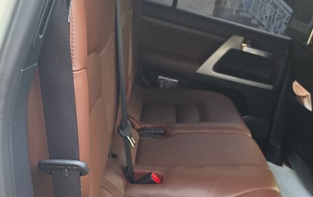 Toyota Land Cruiser 200, 2019 год, 8 800 000 рублей, 9 фотография