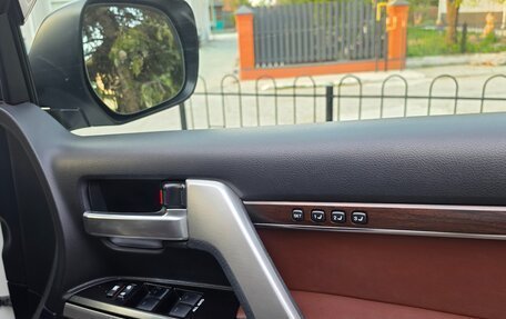 Toyota Land Cruiser 200, 2019 год, 8 800 000 рублей, 14 фотография